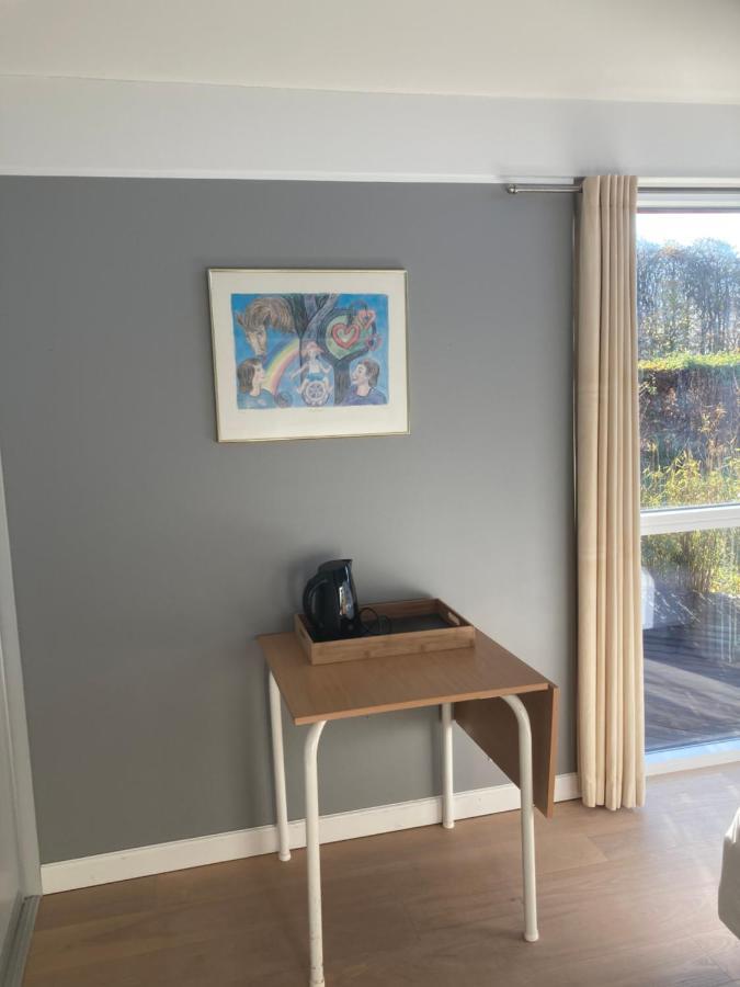 Vaerelse, Bad Og Toilet I Villa Næstved Exterior foto